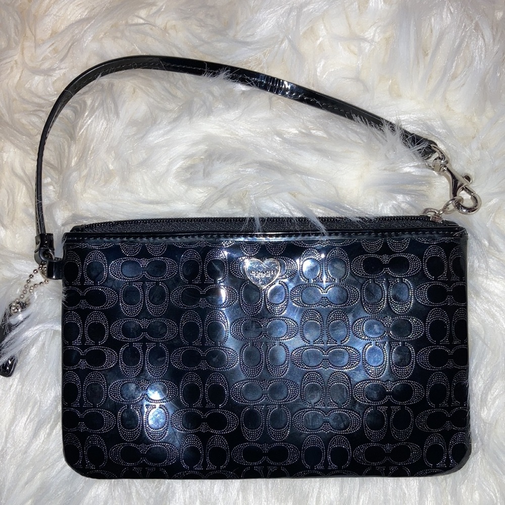 COACH NEW YORK blk wristlet, blk patent leather, 1 inside pocket $29 - Picture 5 of 8